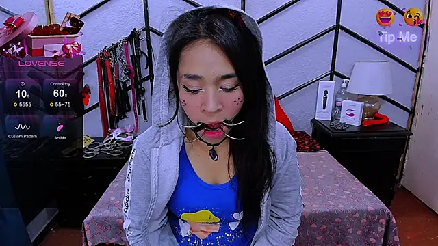 AlanaLuck online show from 02/08/25, 12:17