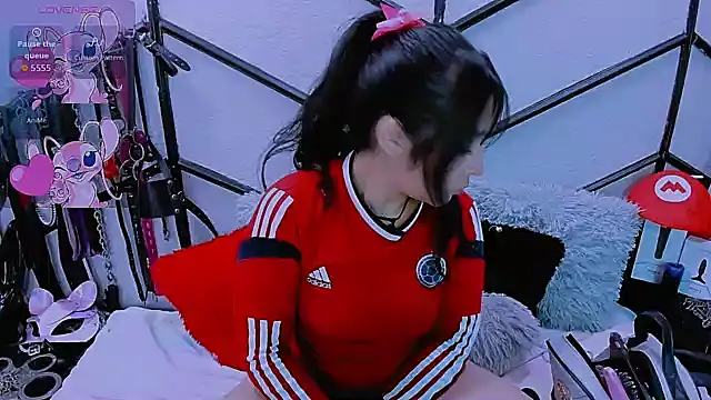 AlanaLuck online show from 11/18/25, 07:40