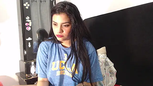 lolaa staars online show from 12/21/24, 02:52