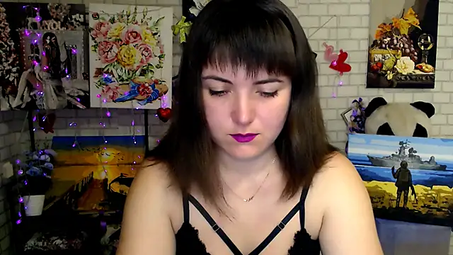 Darina M  online show from 11/25/25, 04:23