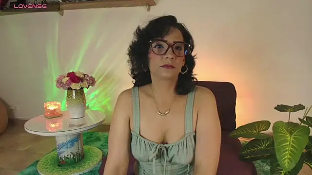 Elliee  online show from 02/28/25, 12:09