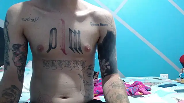 Snapshot of Nanna_and_Balder chatting on 10/26/25, 03:12 Nanna and Balder online show from 10/26/25, 03:12