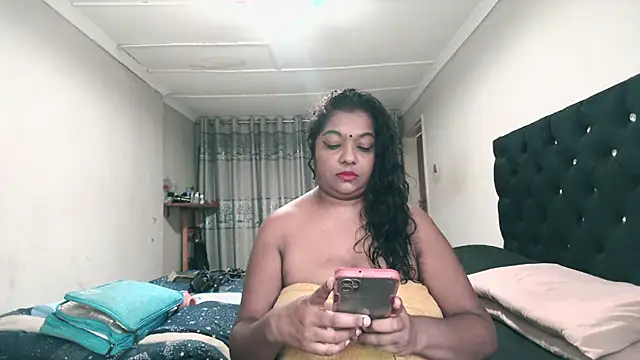 Indianmayaxoxo online show from 05/25/26, 07:14