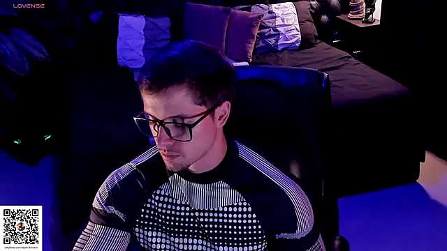 ADAM BOUTON  online show from 05/12/26, 12:30