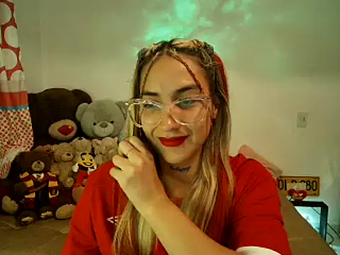 Snapshot of mandy_berrys chatting on 02/13/25, 05:16 mandy berrys online show from 02/13/25, 05:16