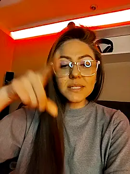 Ich Bin Julia online show from 12/02/25, 11:04