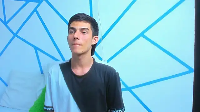 liam scott77 online show from 12/05/24, 11:07