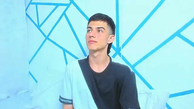 liam scott77 online show from 12/12/24, 06:10