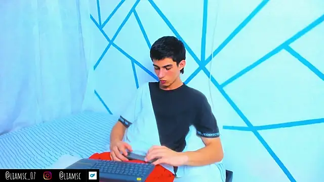 liam scott77 online show from 09/25/25, 05:11