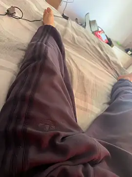 Snapshot of Goosebumps_21 chatting on 12/14/25, 02:11 Goosebumps 21 online show from 12/14/25, 02:11