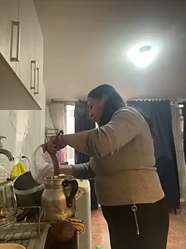 Freya Artemisa online show from 12/17/25, 09:54