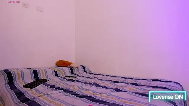 Snapshot of Apriilpeach_ chatting on 01/16/25, 11:48 Apriilpeach online show from 01/16/25, 11:48