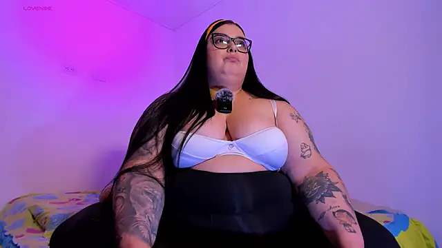 Snapshot of Apriilpeach_ chatting on 11/02/25, 10:56 Apriilpeach online show from 11/02/25, 10:56