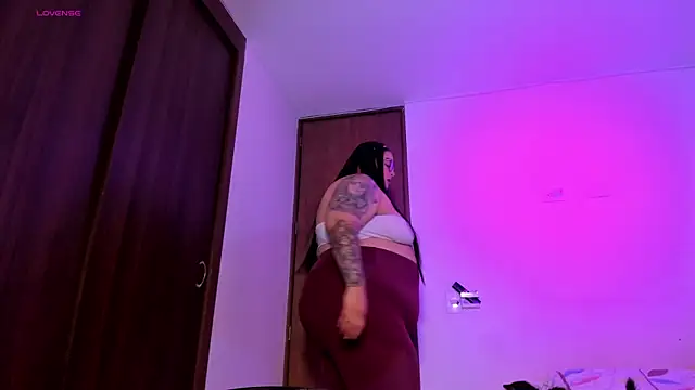 Apriilpeach  online show from 12/19/25, 05:20