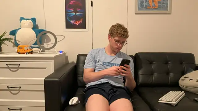 BlueEyedTallGuy94 online show from 12/14/24, 08:13