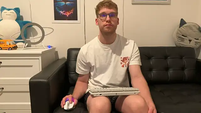 BlueEyedTallGuy94 online show from 12/17/24, 08:34