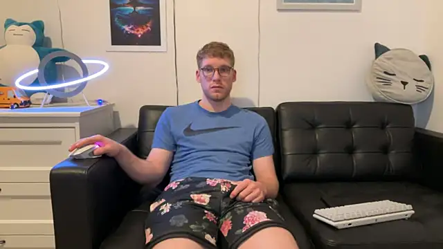 BlueEyedTallGuy94 online show from 12/20/24, 03:03