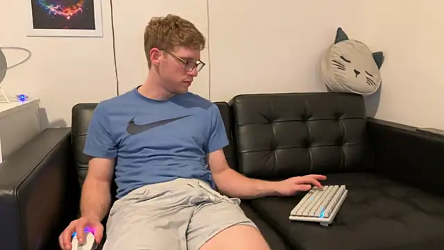 BlueEyedTallGuy94 online show from 12/25/24, 05:26