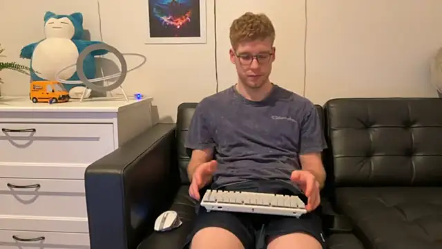 BlueEyedTallGuy94 online show from 12/26/24, 04:10