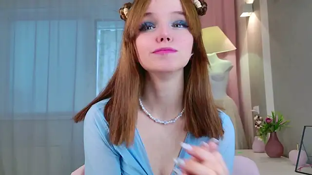 b4by LoL1 online show from 10/11/25, 06:56