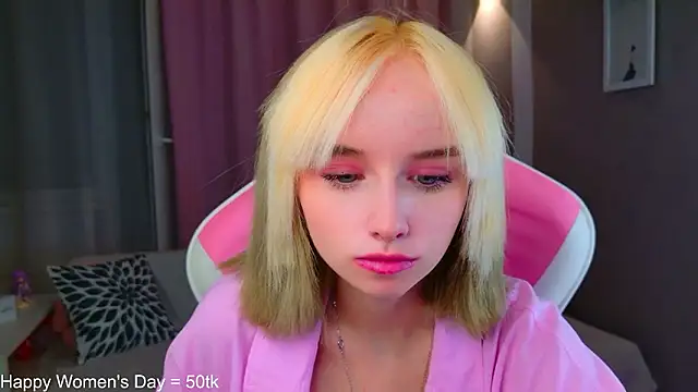 b4by LoL1 online show from 03/08/26, 03:16