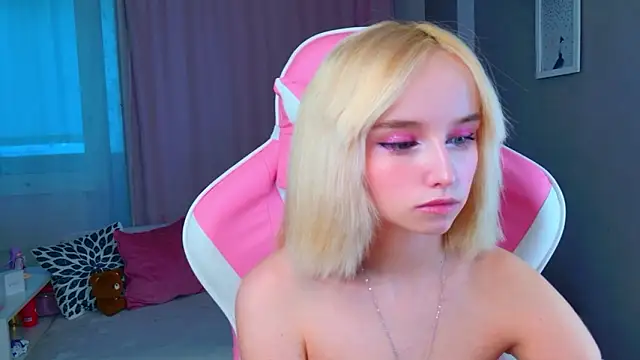 b4by LoL1 online show from 03/17/26, 01:25