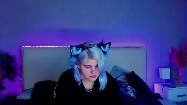 JoannLowe online show from 02/15/25, 10:21