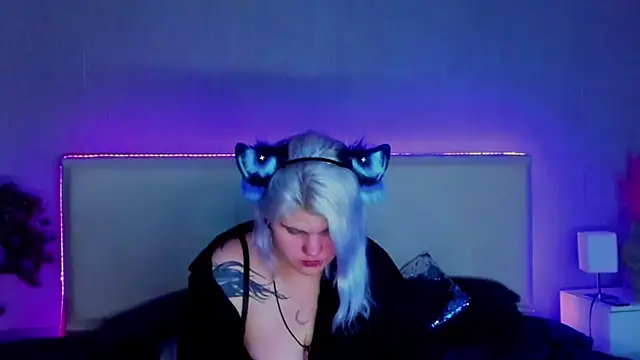 JoannLowe online show from 02/19/25, 08:10