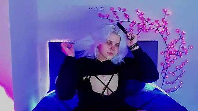 JoannLowe online show from 04/28/26, 06:46