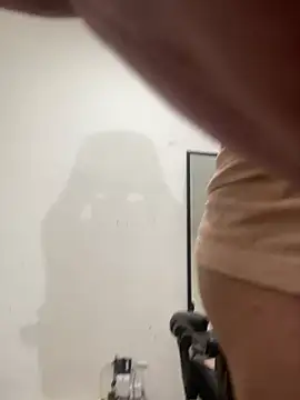 Snapshot of MiamiBang chatting on 02/13/25, 10:11 MiamiBang online show from 02/13/25, 10:11