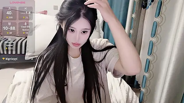 QQ-tutu online show from 09/26/25, 01:37