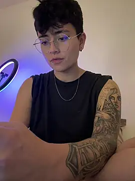 Ashley Chriss online show from 03/09/25, 09:03