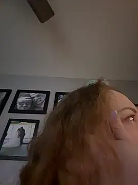 Snapshot of _GodessIsabella_97 chatting on 11/17/25, 12:44 GodessIsabella 97 online show from 11/17/25, 12:44