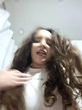 LineaDemie online show from 10/17/25, 06:21