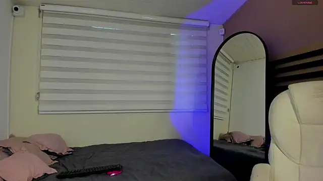 Catyloves online show from 11/27/25, 10:12