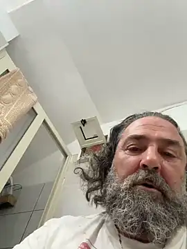 Snapshot of ros217 chatting on 09/25/25, 04:00 ros217 online show from 09/25/25, 04:00