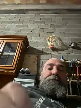 Snapshot of ros217 chatting on 11/29/25, 04:32 ros217 online show from 11/29/25, 04:32