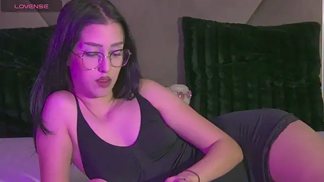 Snapshot of AishaHummer chatting on 11/19/25, 08:20 AishaHummer online show from 11/19/25, 08:20