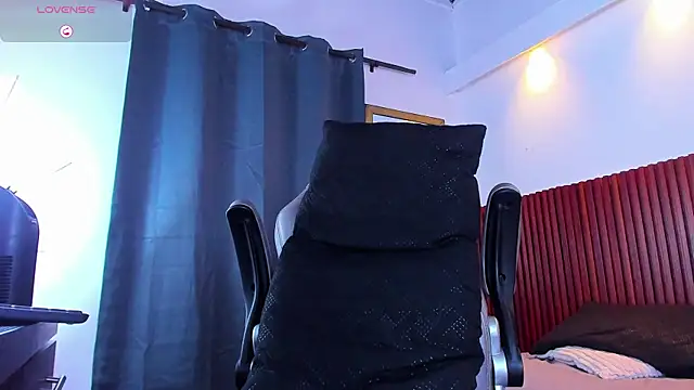 Snapshot of max_borman1 chatting on 10/01/25, 12:44 max borman1 online show from 10/01/25, 12:44