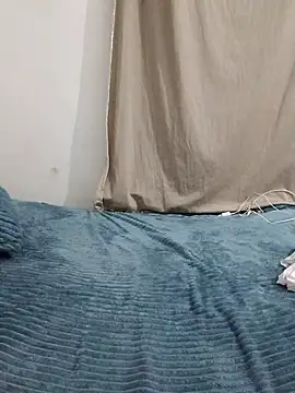 Snapshot of DLa3Ni chatting on 10/21/25, 12:44 DLa3Ni online show from 10/21/25, 12:44