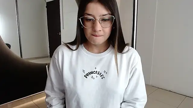 Emma Lombardi online show from 01/25/25, 01:08