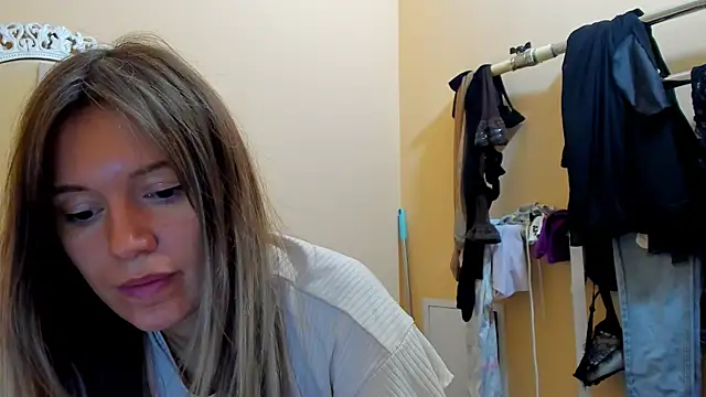 foxy blond online show from 11/04/25, 12:26