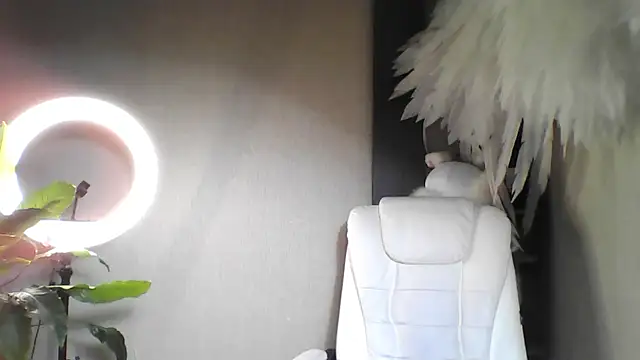 foxy blond online show from 11/28/25, 12:13