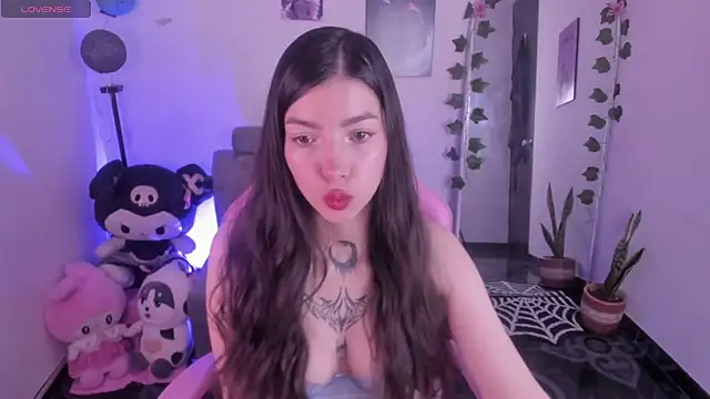 cami mila9 online show from 10/28/25, 11:18