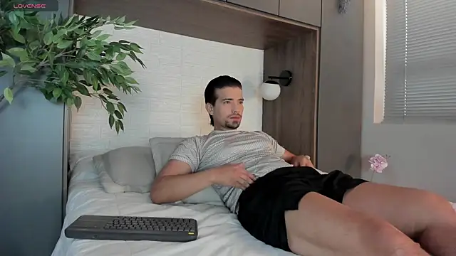 Ian Daviz online show from 02/24/25, 08:03