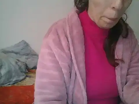 Snapshot of hairygirl80 chatting on 01/27/25, 08:29 hairygirl80 online show from 01/27/25, 08:29