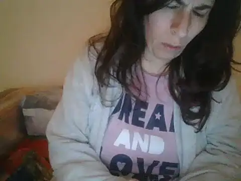 Snapshot of hairygirl80 chatting on 01/29/25, 10:01 hairygirl80 online show from 01/29/25, 10:01