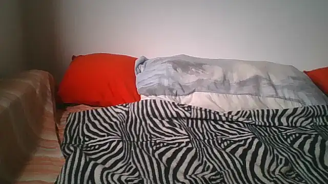 Snapshot of hairygirl80 chatting on 09/16/25, 07:53 hairygirl80 online show from 09/16/25, 07:53