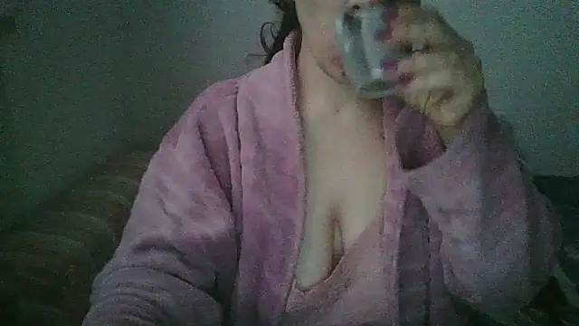 Snapshot of hairygirl80 chatting on 11/09/25, 06:23 hairygirl80 online show from 11/09/25, 06:23