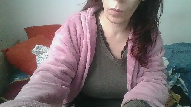 Snapshot of hairygirl80 chatting on 12/02/25, 10:09 hairygirl80 online show from 12/02/25, 10:09